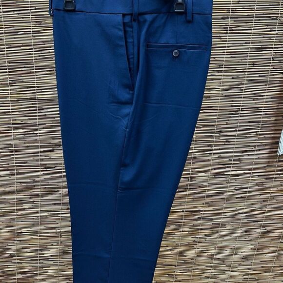 Haggar Men's‎ Cool 18 Pro Classic Fit Flat Front Pant - Regular and Big Size 46W - Picture 2 of 3